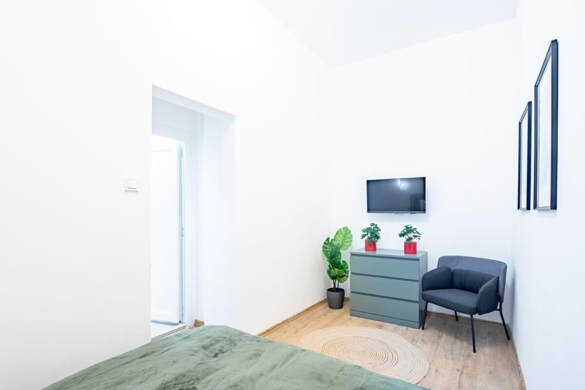 Central - New - Comfy Ac Studio Budapest Exterior photo