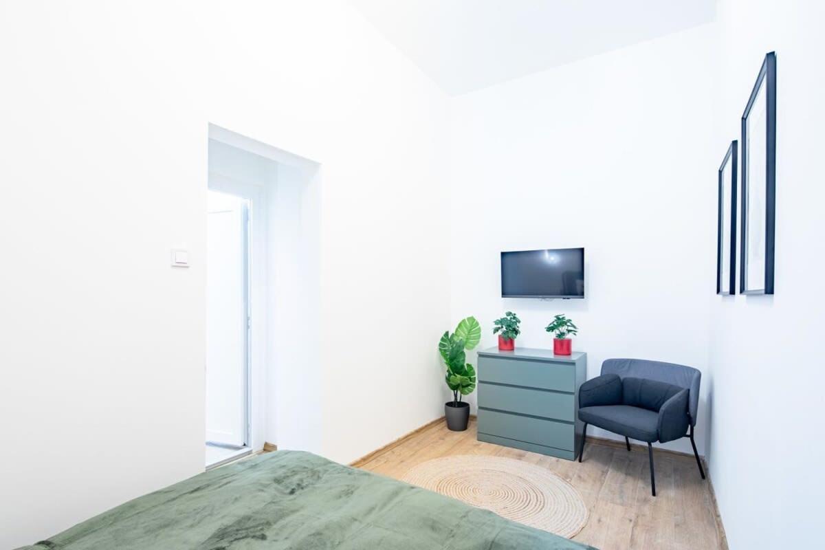 Central - New - Comfy Ac Studio Budapest Exterior photo